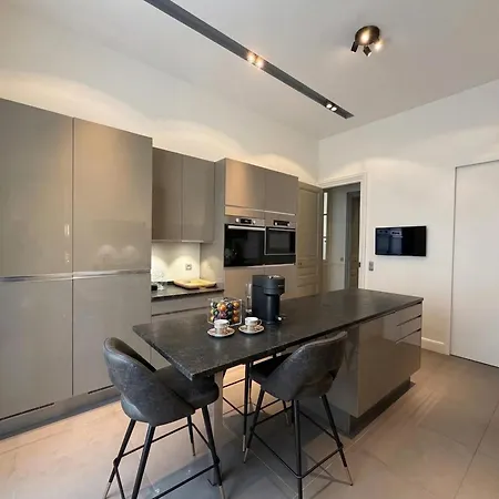 Appartamento 3br Pierre Charron Champs Elysee